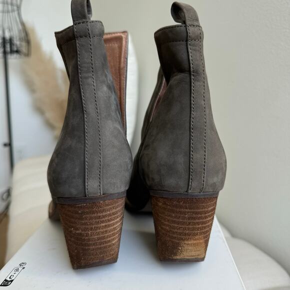 Jeffrey Campbell Orwell Gray Suede Leather Ankle Boots Size 9-Western - Picture 3 of 10
